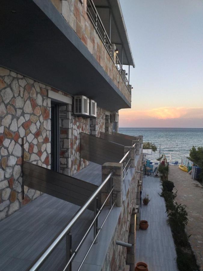 אליקס Golden Dolphin Studios & Apartments מראה חיצוני תמונה