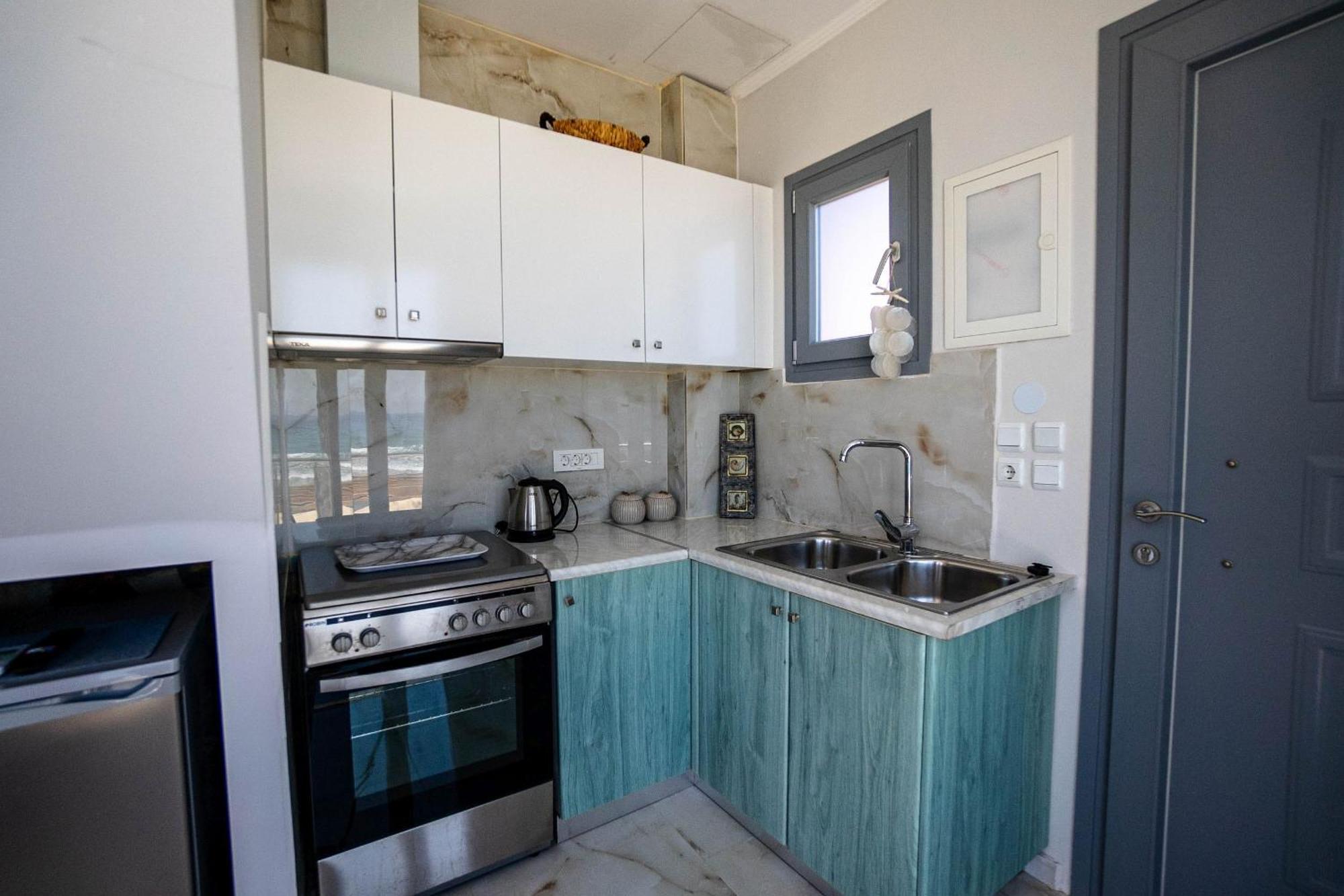 אליקס Golden Dolphin Studios & Apartments חדר תמונה