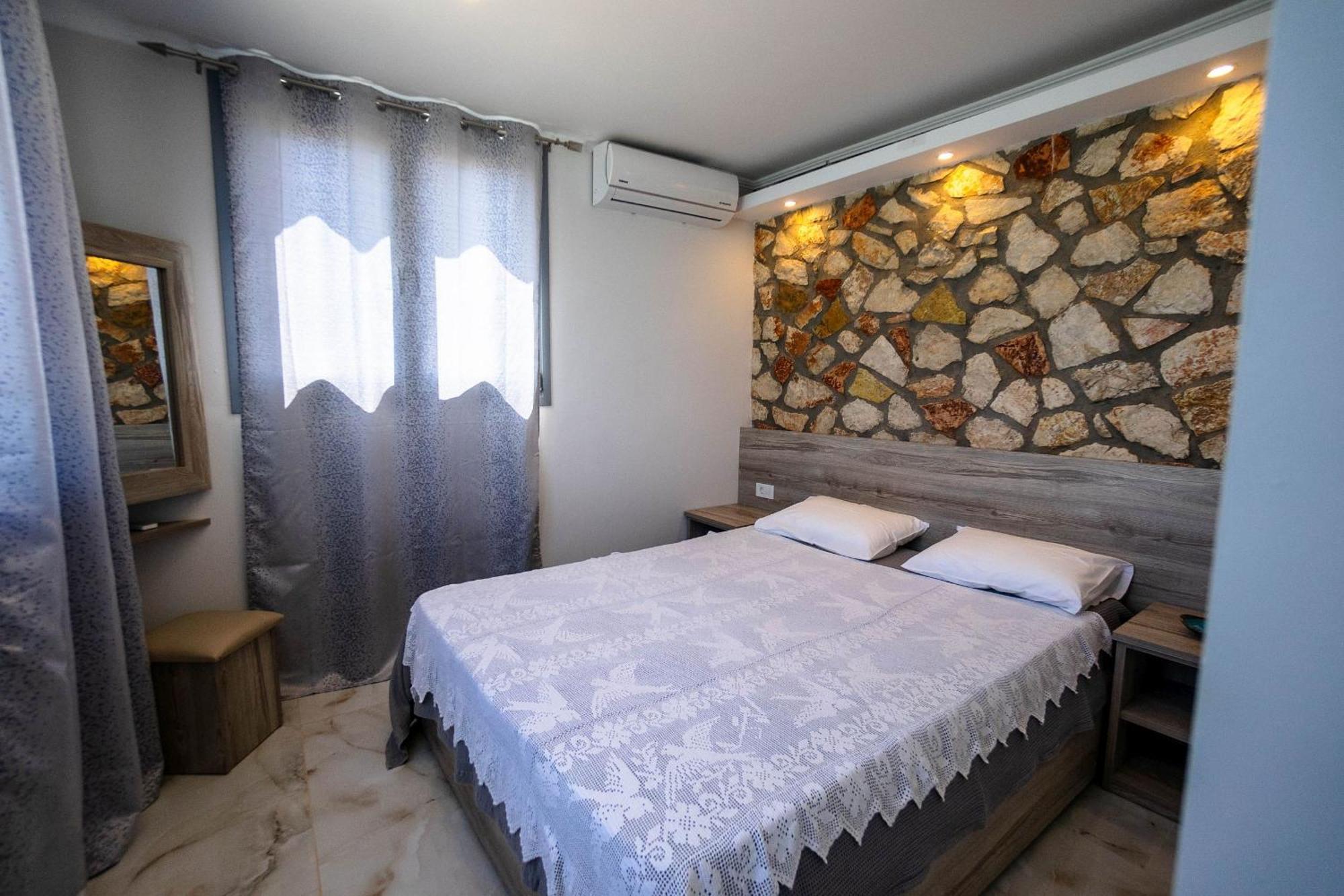 אליקס Golden Dolphin Studios & Apartments חדר תמונה