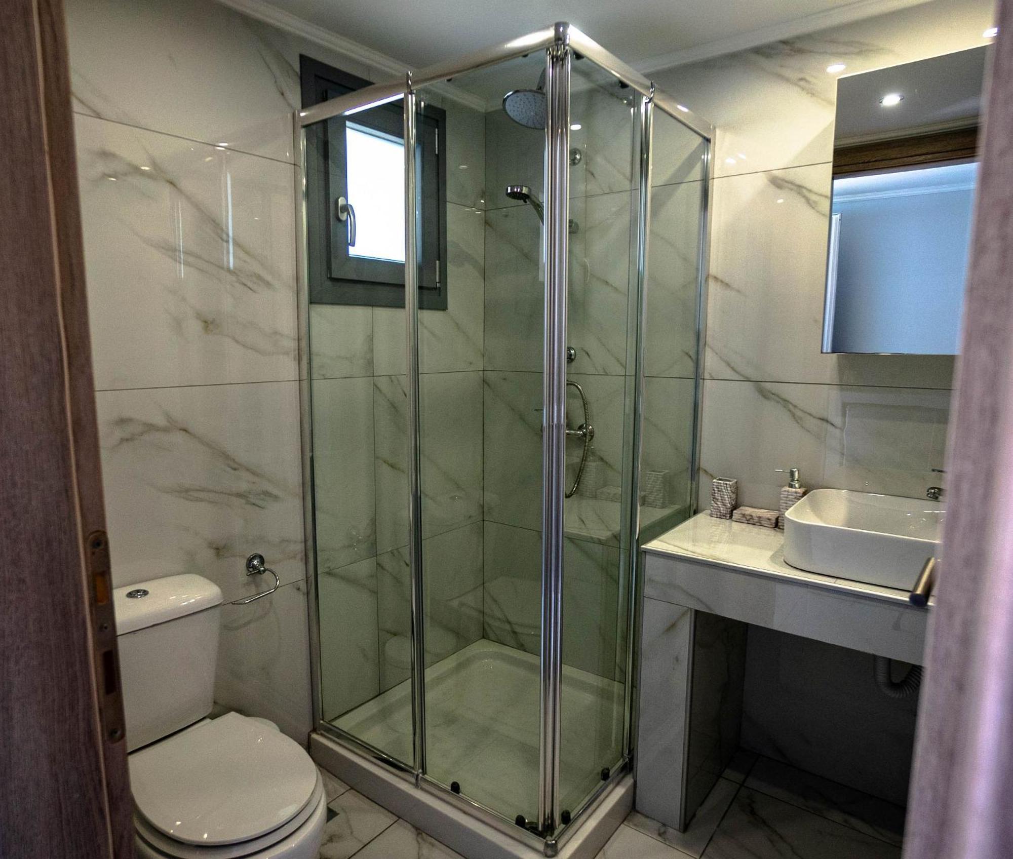 אליקס Golden Dolphin Studios & Apartments חדר תמונה